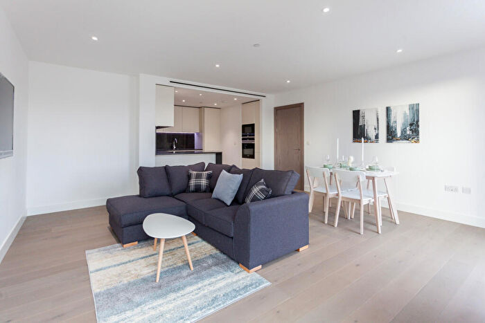 2 Bedroom Apartment To Rent In Vaughan Way, London Dock, Wapping, E1W