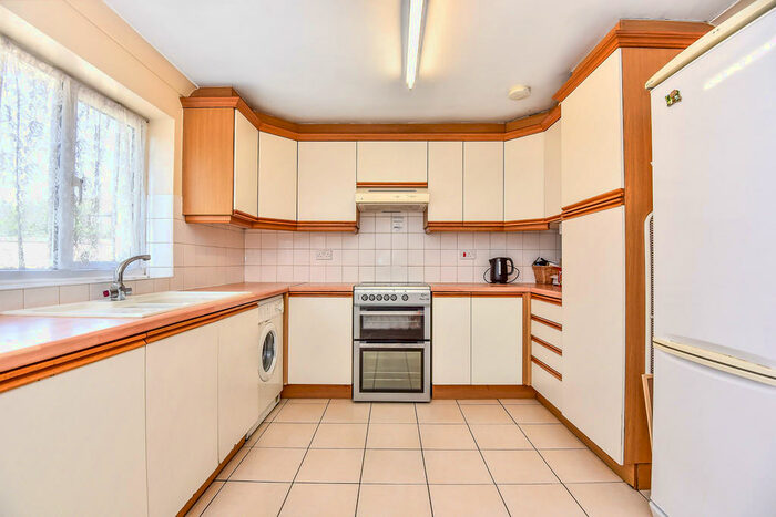 4 Bedroom Semi-Detached House To Rent In Woodbridge Hill, Guildford, GU2