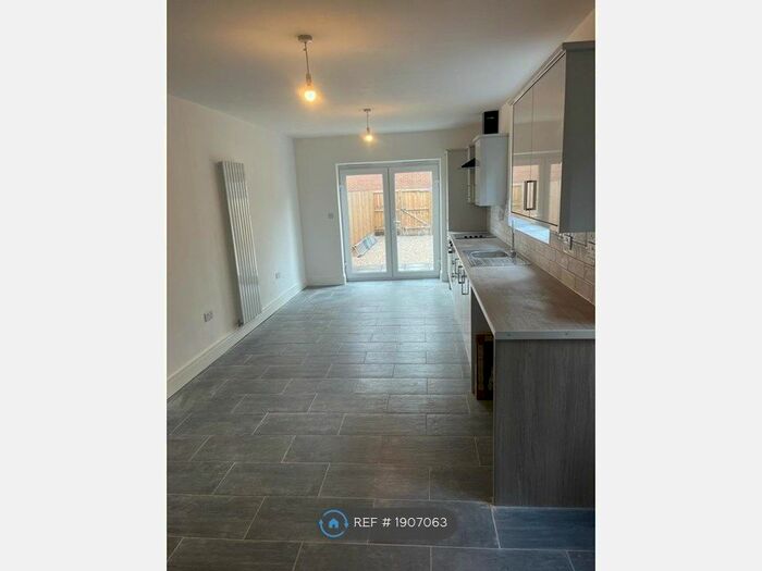 4 Bedroom Terraced House To Rent In Station Terrace, Pontyclun, CF72