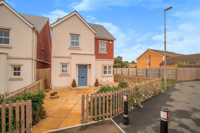 3 Bedroom Property To Rent In Gentian Way, Weymouth, DT3