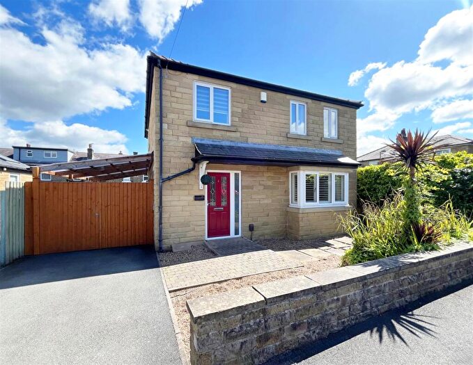 3 Bedroom Detached House For Sale In Napier Road, Elland, HX5