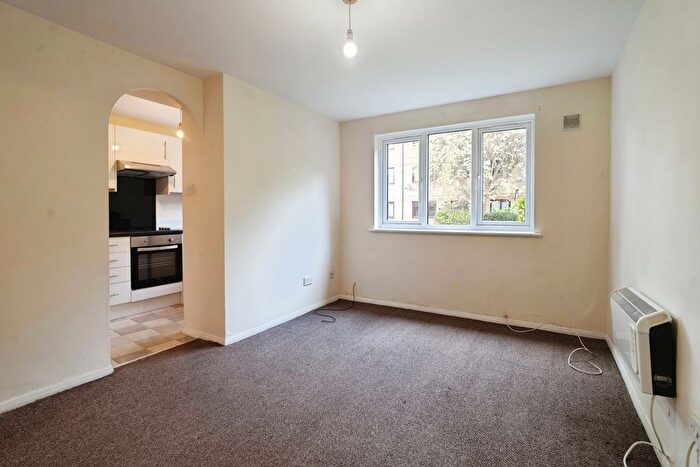 1 Bedroom Flat To Rent In Glenville Grove, London, SE8