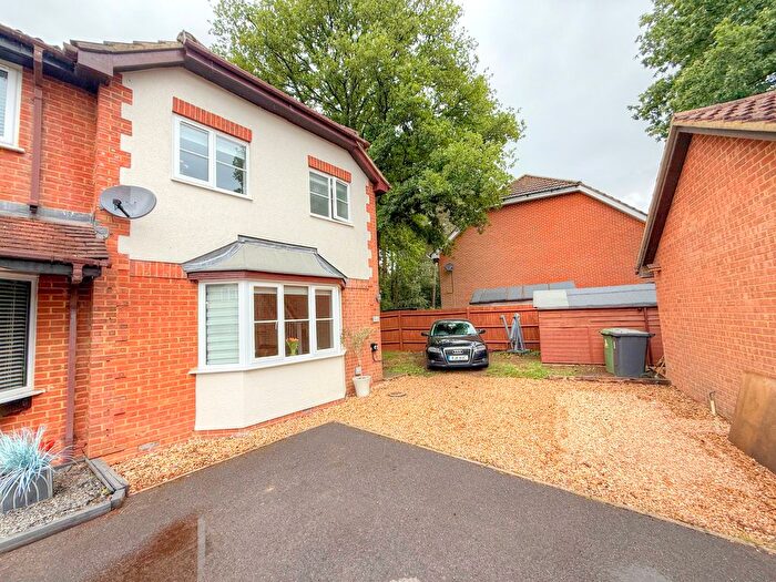 3 Bedroom Semi-Detached House For Sale In Juniper Close, Whitehill, Bordon, GU35