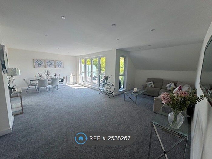 2 Bedroom Flat To Rent In Parkfield Road, Torquay, TQ1