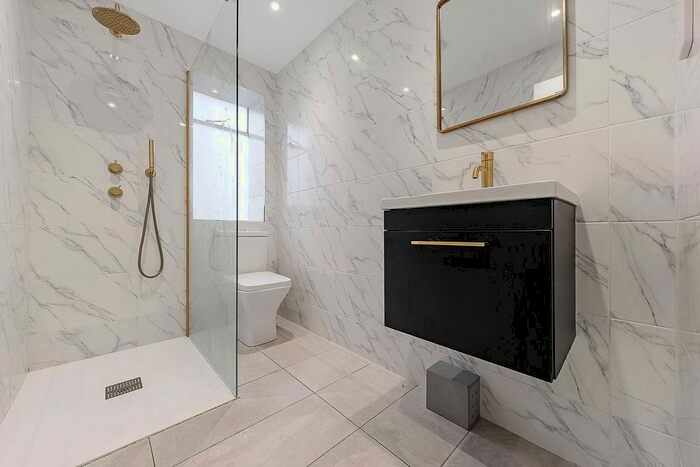 2 Bedroom Flat To Rent In Cumberland Street, Pimlico, London, SW1V