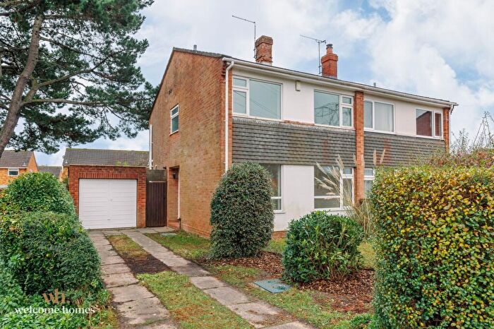 3 Bedroom Semi Detached House To Rent In Farnham Road, Poole, BH12