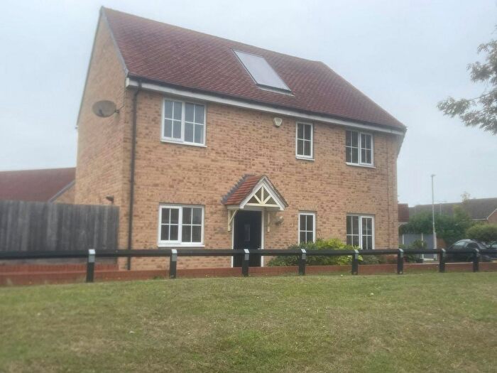 3 Bedroom Semi-detached House For Sale In Cheapside West, Rayleigh, Essex, SS6