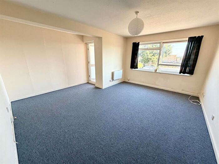 2 Bedroom Flat To Rent In Manton Road, Hamworthy, BH15