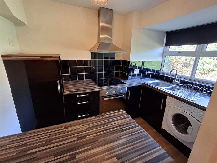 1 Bedroom End Terrace House To Rent In Rowhurst Avenue, Addlestone, KT15