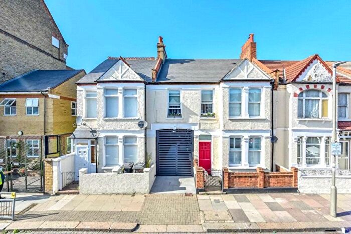 1 Bedroom Flat To Rent In Undine Street, London, SW17