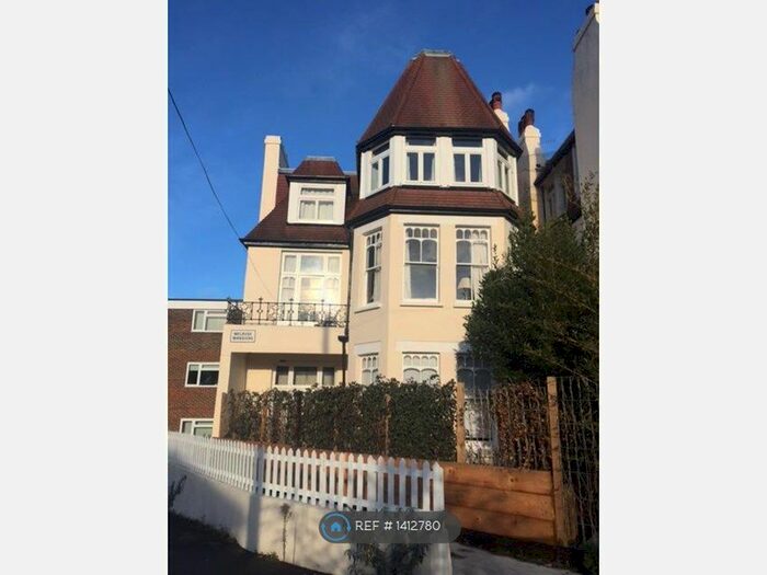 2 Bedroom Flat To Rent In Madeira Road, London, SW16