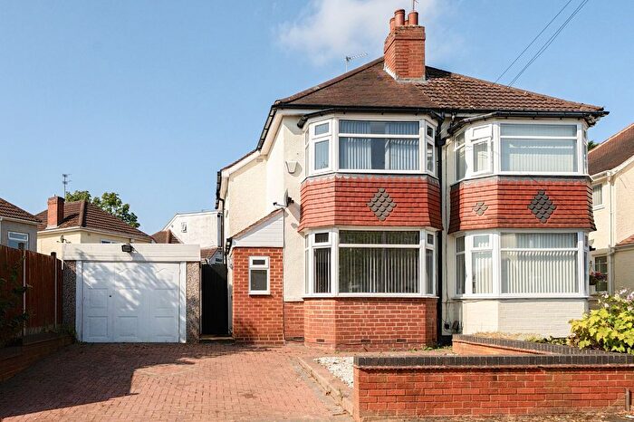 3 Bedroom Semi Detached House For Sale In Barton Croft, Birmingham, West Midlands, B28
