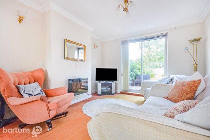 3 Bedroom Semi-Detached House For Sale In Whitehill Road, Brinsworth, S60