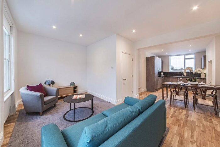 2 Bedroom Flat To Rent In Kings Road, Chelsea, SW3