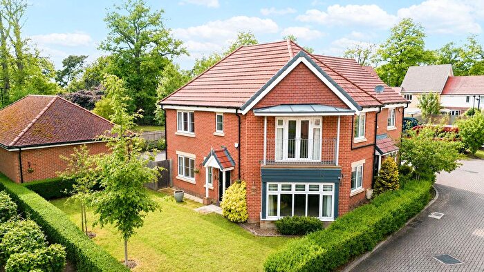4 Bedroom Detached House For Sale In Copse Close, Fleet, GU51