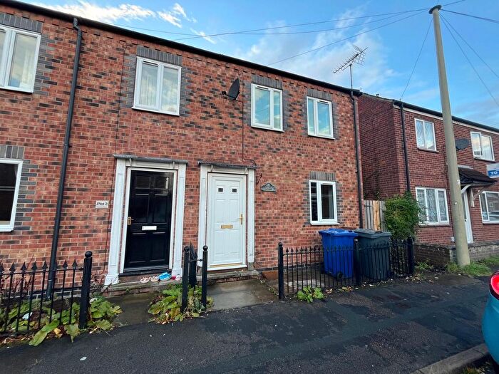 2 Bedroom Cottage To Rent In Kitchener Street, Selby, YO8