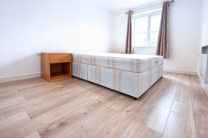 1 Bedroom Flat To Rent In Morton Close, London, E1