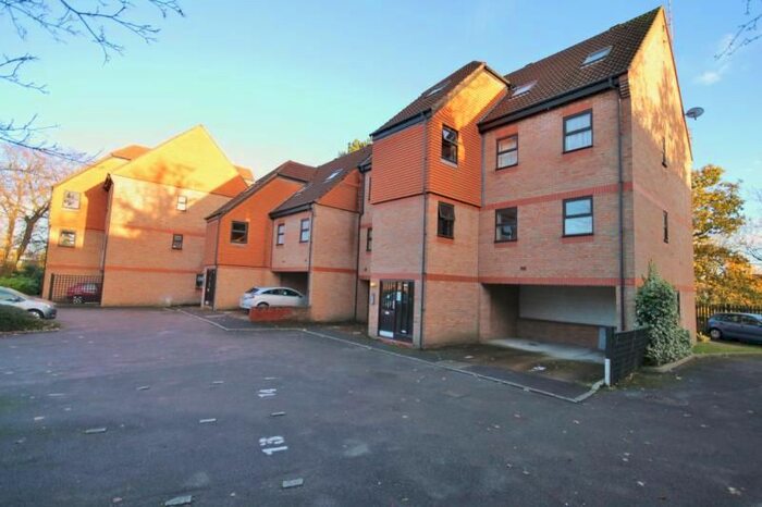 1 Bedroom Flat To Rent In Carmel Close, Mount Hermon Road, Woking, Surrey, GU22