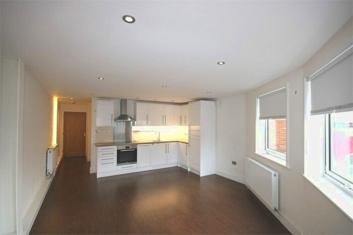 1 Bedroom Flat To Rent In High Street, High Barnet, EN5