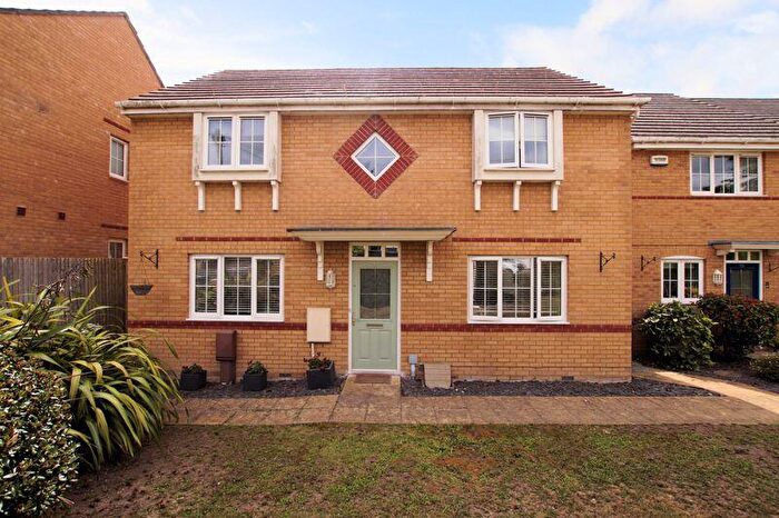 4 Bedroom Detached House For Sale In Jubilee Avenue, Portsmouth, PO6