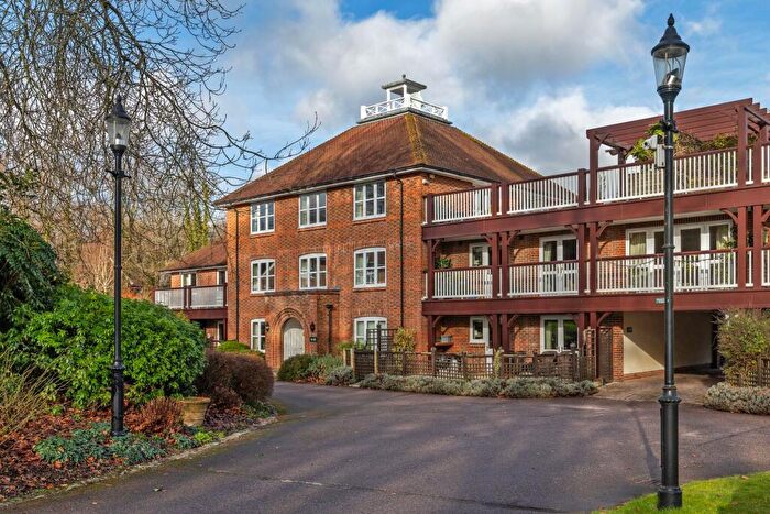 2 Bedroom Apartment For Sale In Wyke Mark, Winchester, SO22