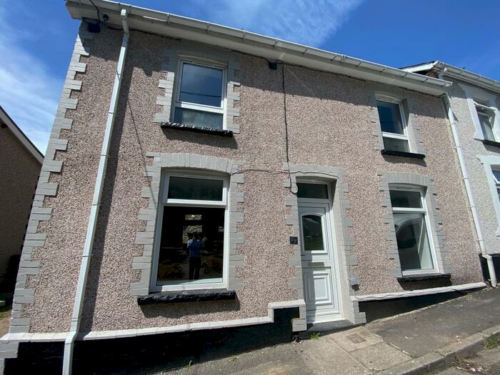 2 Bedroom End Of Terrace House To Rent In Hafodarthen Road, NP13
