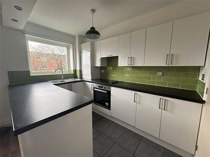 Studio To Rent In Swans Hope, Loughton, Essex, IG10