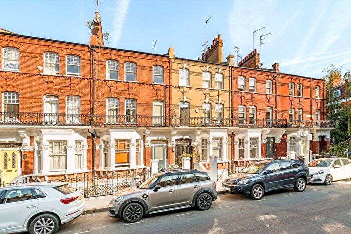 1 Bedroom Flat To Rent In Stonor Road, Stonor Road, W14