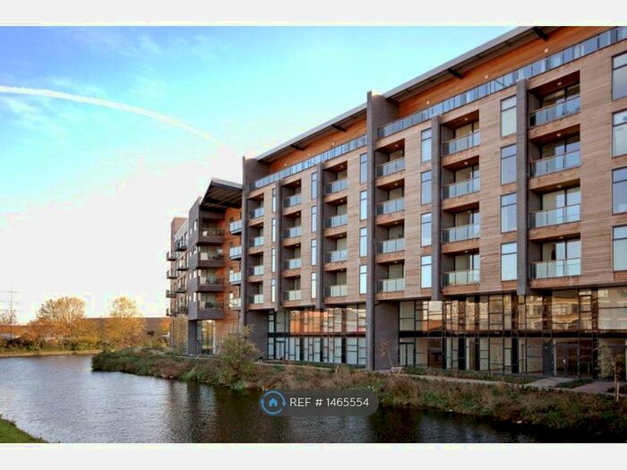 3 Bedroom Flat To Rent In Roach Road, London, E3