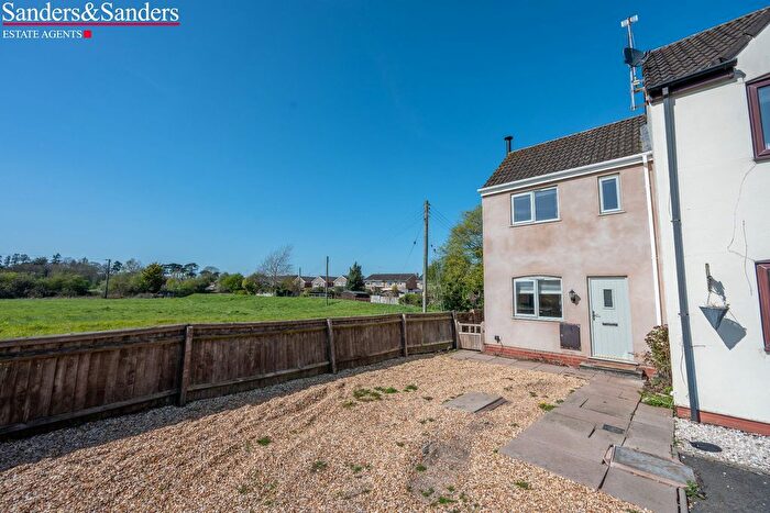 1 Bedroom Terraced House For Sale In Willow Close, Alcester, B49