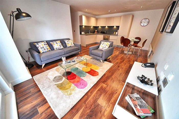 2 Bedroom Flat To Rent In Ordsall Lane, Salford, Greater Manchester, M5