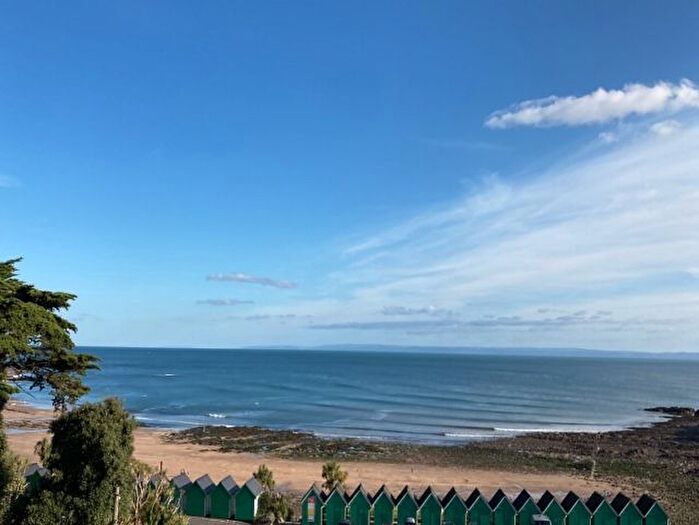 2 Bedroom Flat To Rent In Crawshay Court, Langland, SA3