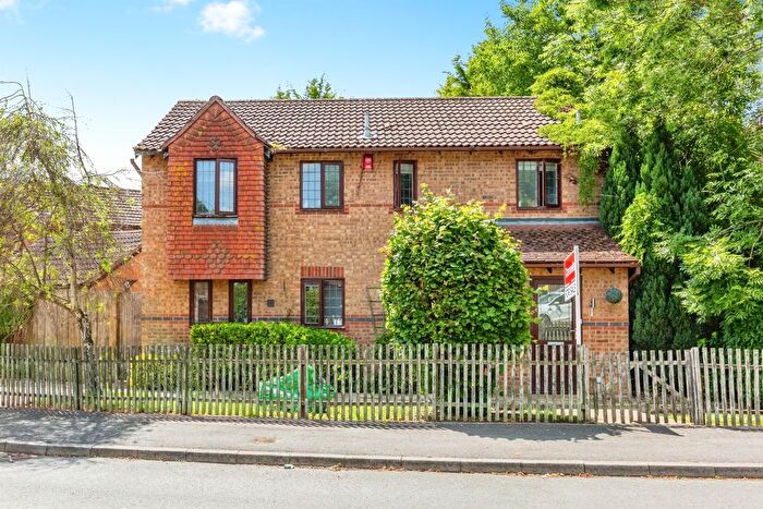 4 Bedroom Detached House For Sale In Sycamore Drive, Desborough, Kettering, NN14