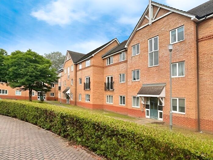 2 Bedroom Apartment To Rent In Woodlands Close, Guildford, GU1