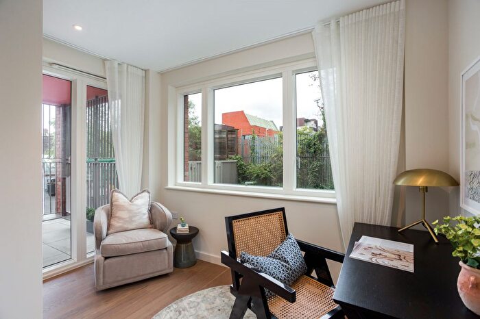 2 Bedroom Flat For Sale In Liddell Road, West Hampstead, NW6