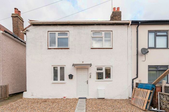 5 Bedroom Semi-Detached House To Rent In Mount Road, Colliers Wood, Mitcham, CR4