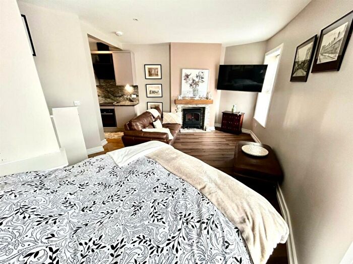 Apartment To Rent In Charlotte Road, Sheffield, S2