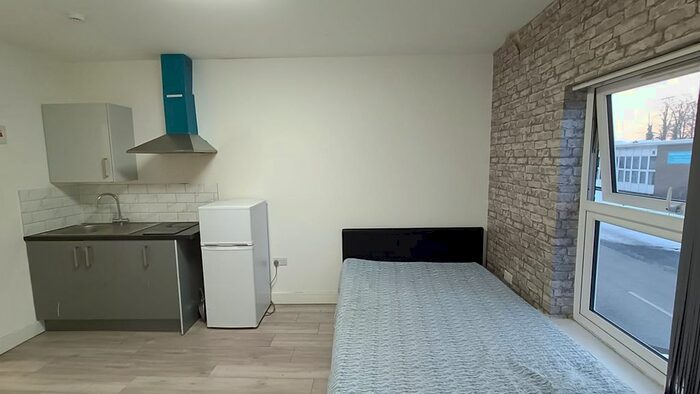1 Bedroom Studio To Rent In Old Bedford Road, Luton, Bedfordshire, LU2