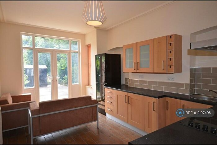 4 Bedroom End Of Terrace House To Rent In Ashburnham Road, Luton, LU1