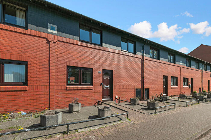 3 Bedroom Terraced House For Sale In Elderpark Street, Glasgow, G51