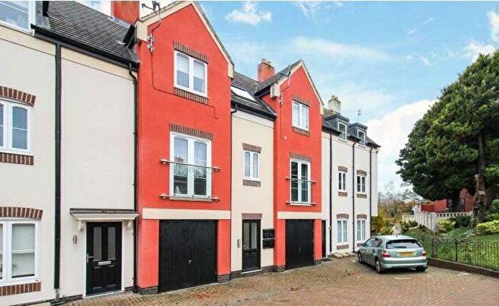 2 Bedroom Flat To Rent In Heath Hill, Dawley, Telford, Shropshire, TF4