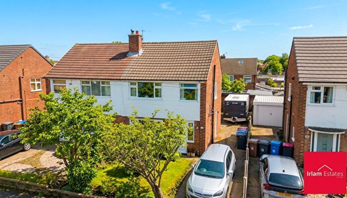 3 Bedroom Semi-Detached House For Sale In Exeter Drive, Irlam, M44