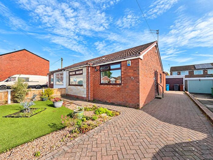 3 Bedroom Semi Detached Bungalow For Sale In Argus Street, Oldham, OL8