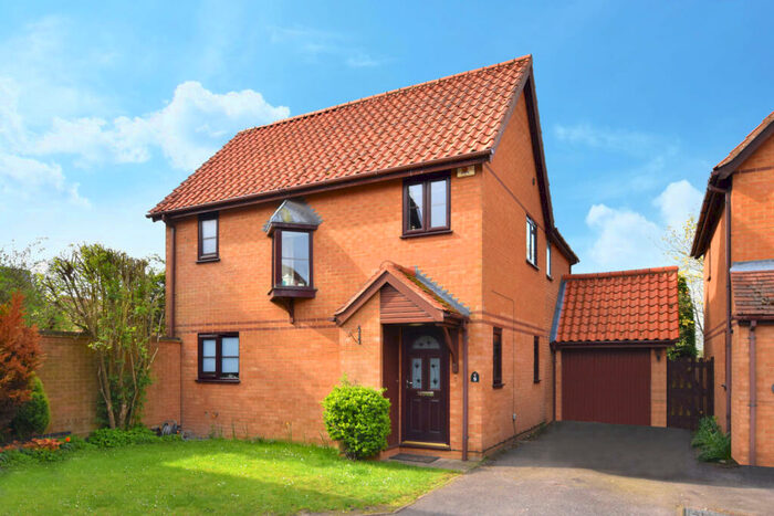 4 Bedroom Detached House For Sale In Bartholomew Close, Great Chesterford, Saffron Walden, Essex, CB10