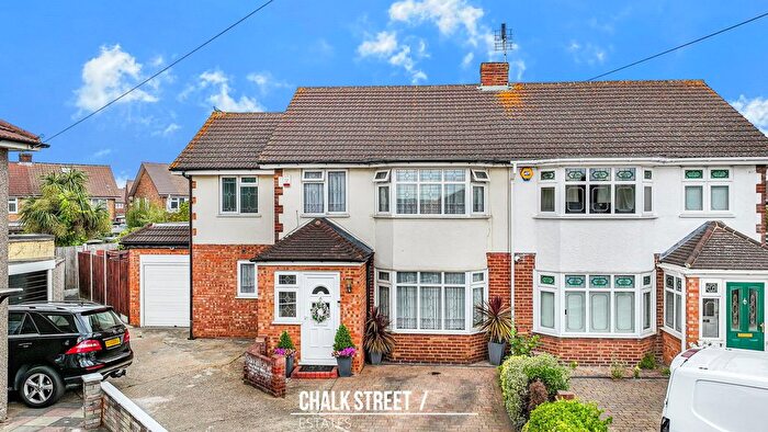 4 Bedroom Semi Detached House For Sale In Stephen Avenue, Rainham, RM13