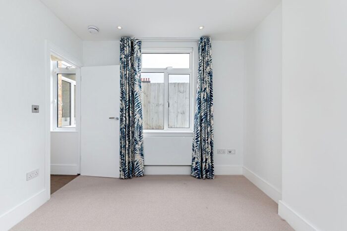 1 Bedroom Flat To Rent In Kings Road, London, SW3