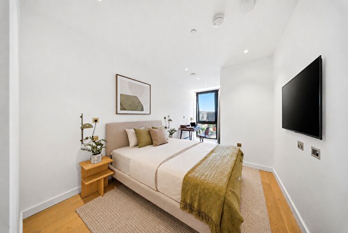 1 Bedroom Flat To Rent In Camley Street, King's Cross, N1C
