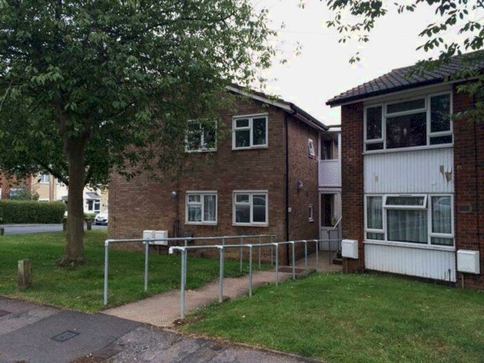 Studio To Rent In Featherston Road, Stevenage, SG2