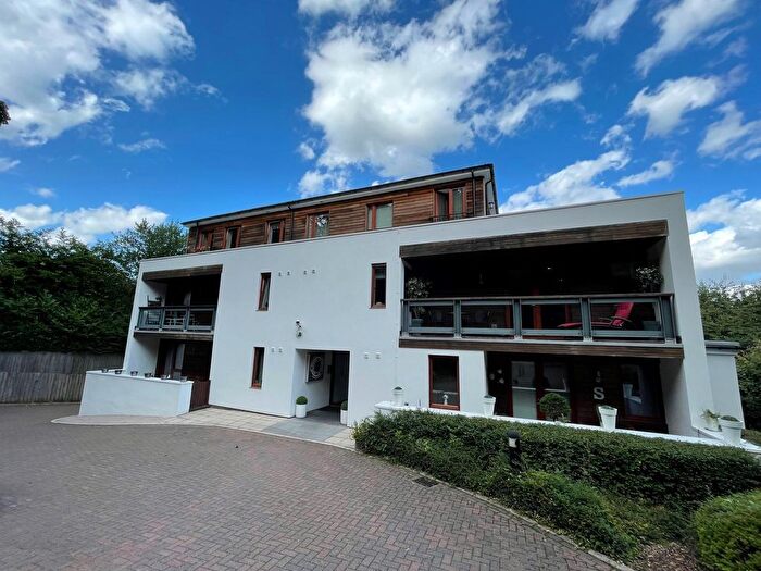 2 Bedroom Flat To Rent In Eton Court, Allerton Park, Leeds, West Yorkshire, LS7