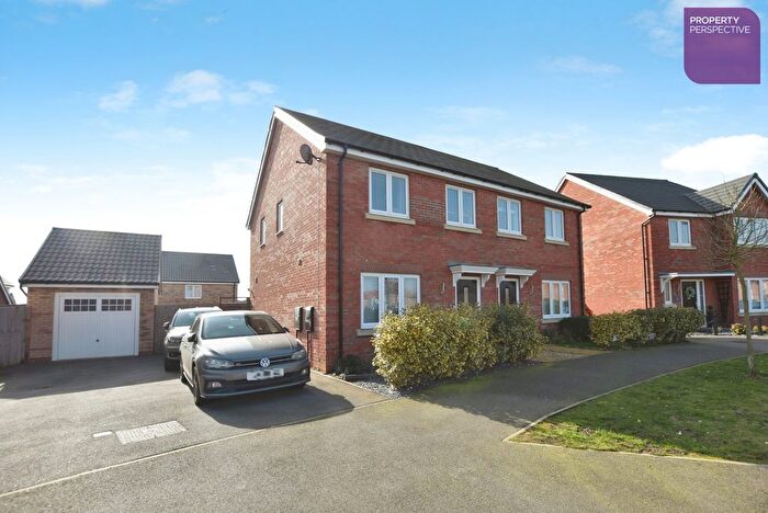 3 Bedroom Semi Detached House For Sale In Newton Abbot Way, Bourne, PE10